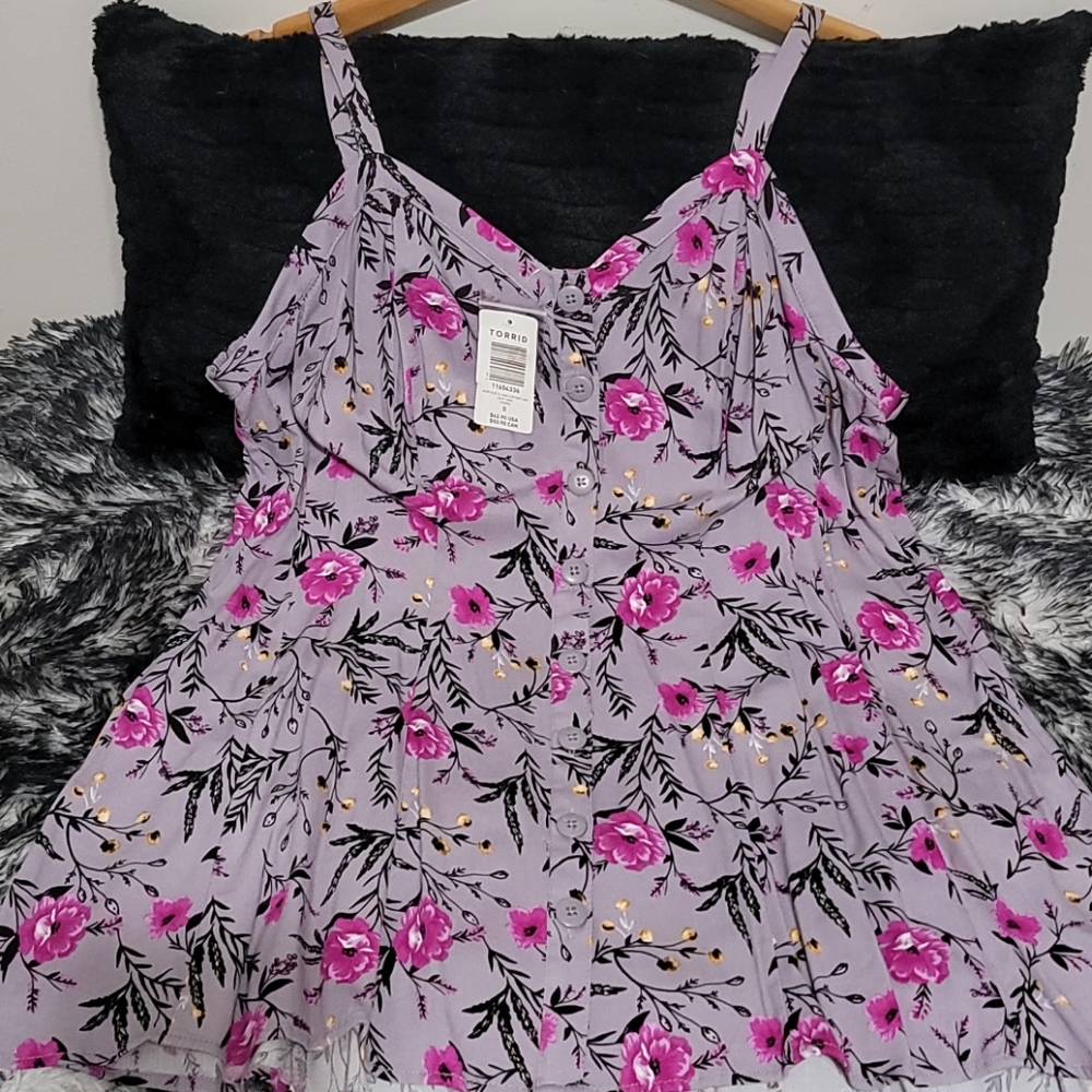 Torrid Cami style Button and Flair Tank sz0